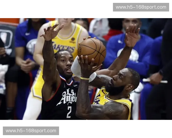 洛城德比硝烟再起：快船vs湖人直播，不容错过的巅峰对决！